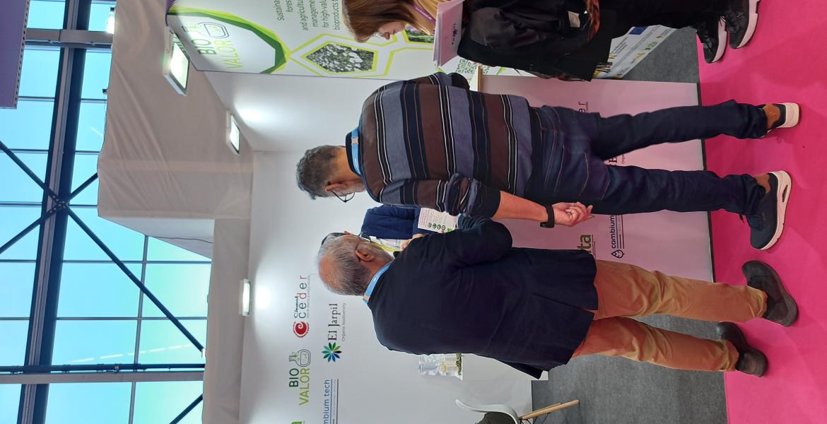 Afluencia al stand de Biovalor en la feria in-cosmetics de Amsterdam