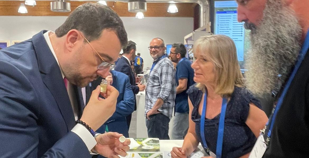 El presidente del Principado de Asturias visita el estand de Biovalor en el 9º Congreso Forestal Español